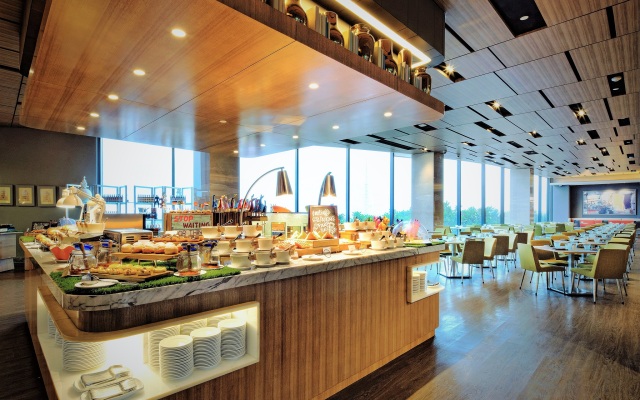 Four Points by Sheraton Surabaya, Tunjungan Plaza