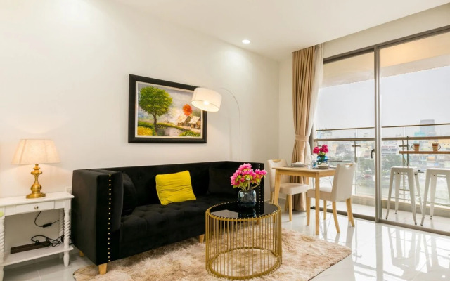 Jennifer House - Millenium Apartment