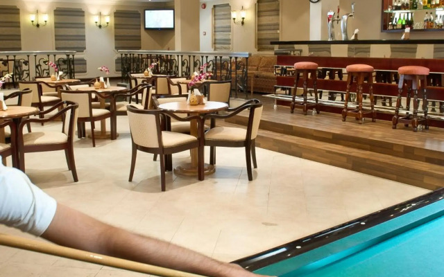 Al Falaj Hotel