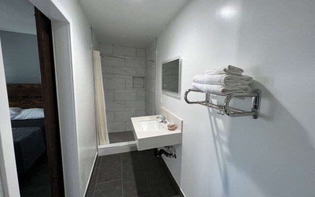 ERTH INN by AGA Bell Gardens