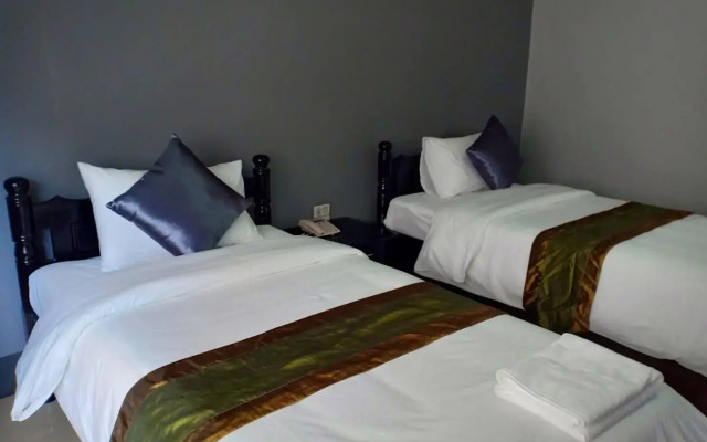Submukdaphoomplace Hotel