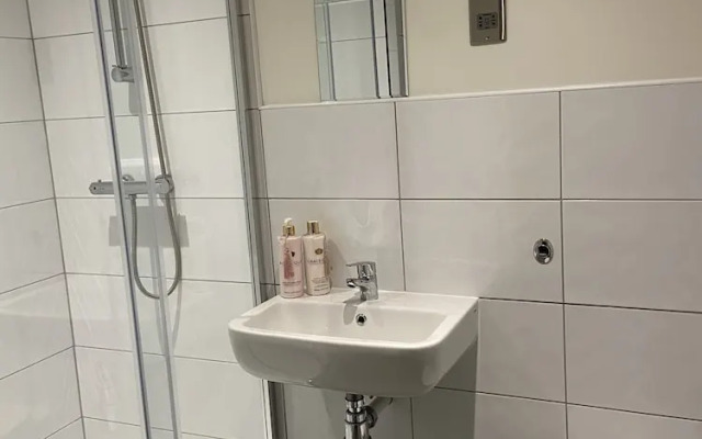 Captivating 2-bed Apartment in Bradford