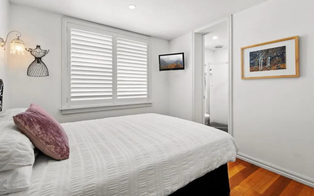 Convenient Apartment in Heart of Carlton – Guest Rooms – Melbourne