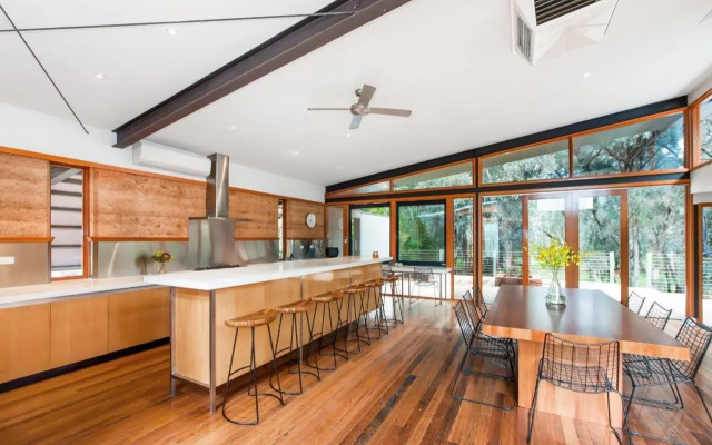 Elements - Echuca Holiday Homes