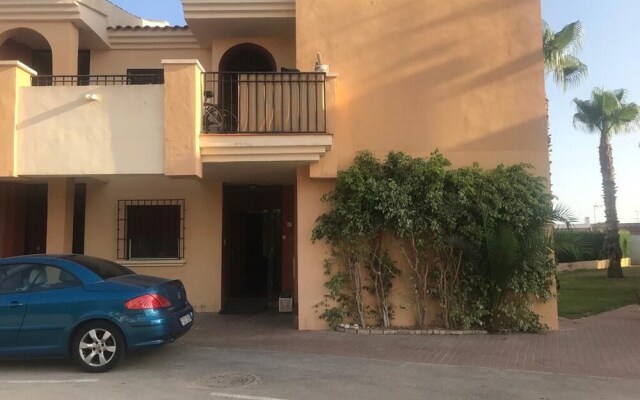 A Quiet House In The Neighborhood Of Urbanizacion Club Salino