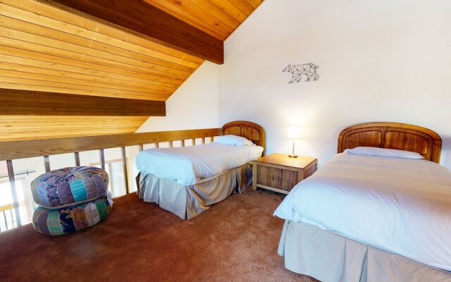 Snowcreek III 448 Pet-Friendly, Spacious and Bright, Gorgeous Meadow Views by RedAwning