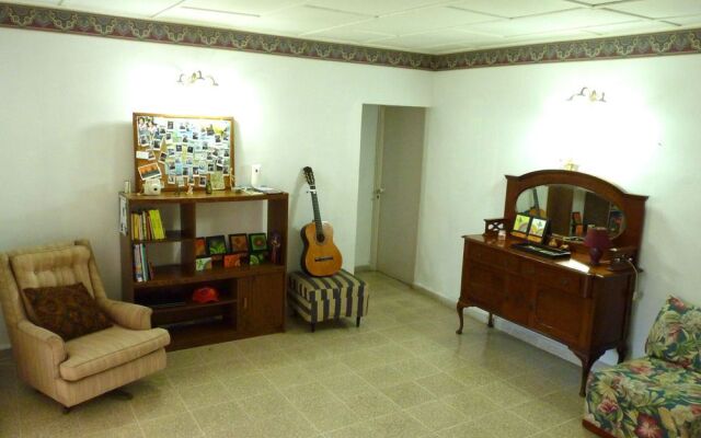 Autana Bed and Breakfast - Hostel