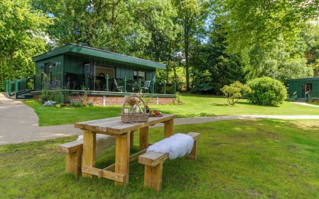 Secret Waterside Lodges in Worcestershire