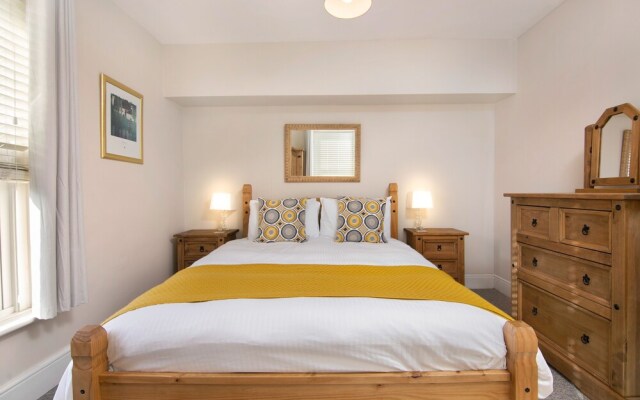 Salt Lane Apartments