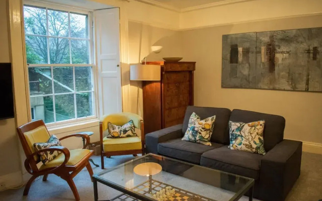 Homely and Traditional New Town Property-2 Bedroom