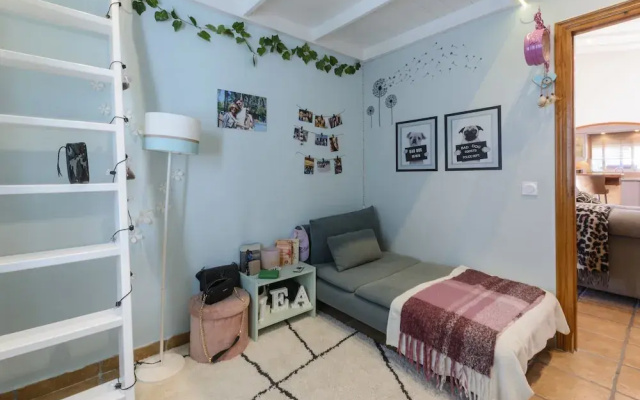 House in Alcalali With Mountain Views & Pool