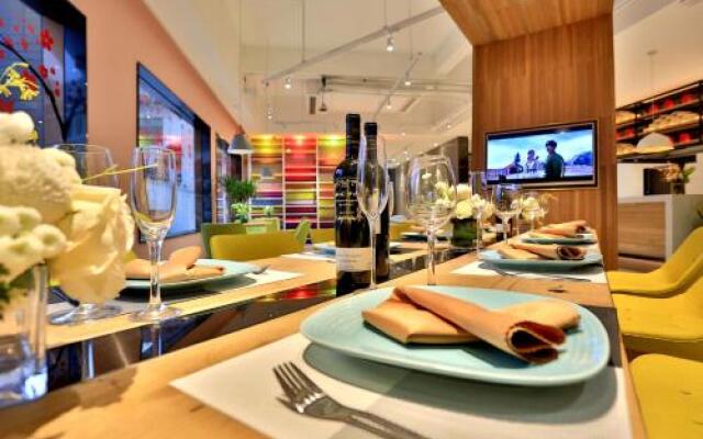 Yiwu Zhixuan Flower Hotel