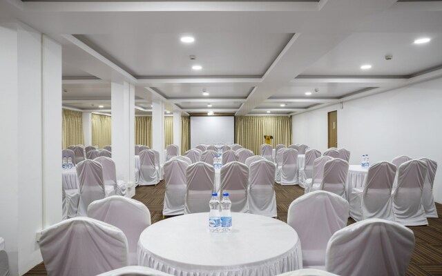 Hotel Sairaj Beach Resort