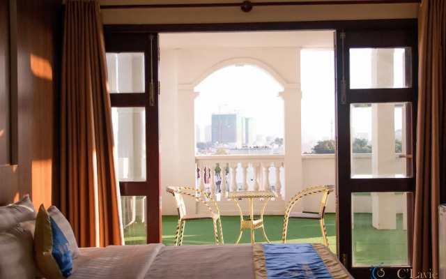 C'Lavie Hotel - Saigon Airport Hotel