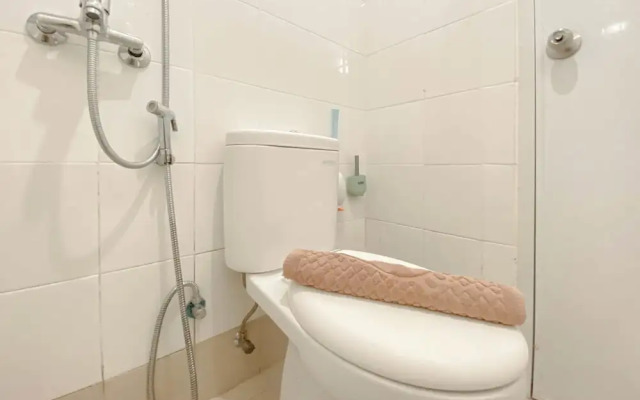Modern Look 2Br At Bassura City Apartment