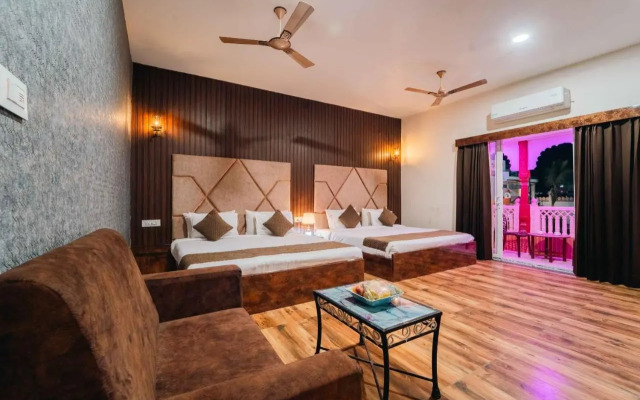 Hotal Paradise Palace Inn (Highway Hotel)