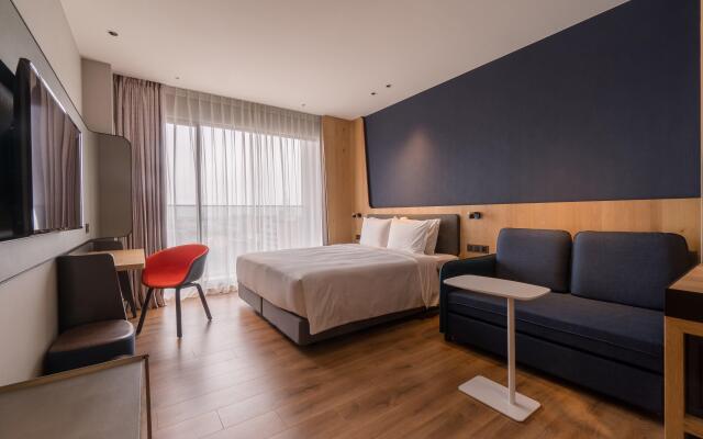 Holiday Inn Express Chiayi, an IHG Hotel