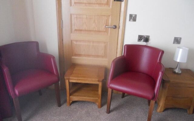 Riverside Caravan & Camping Park