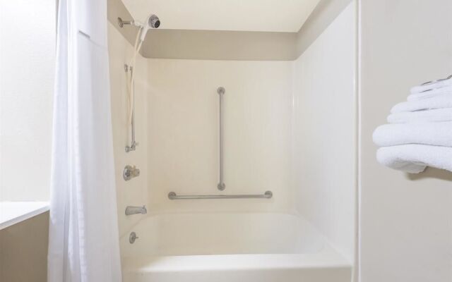 Super 8 Bridgeton/Arpt/St Louis Area