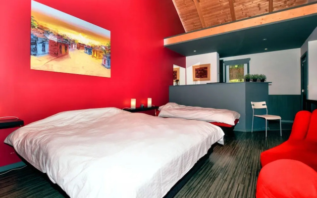 Villa With Heated Outdoor Pool and Sauna