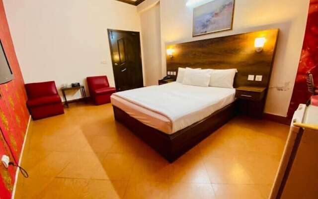 Hotel B R Lounge
