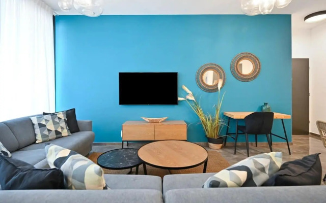 Beautiful 2BR near the beach by HolyGuest