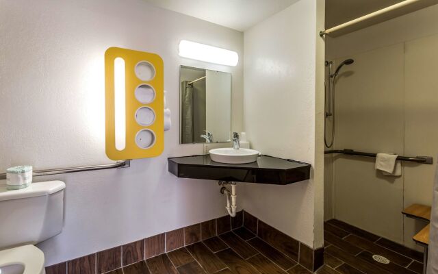Motel 6 Evansville