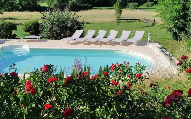 Luxury House in Leobard With Private Pool