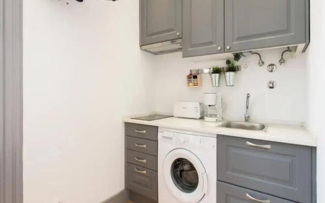 Studio Apartment Located Central Lisbon