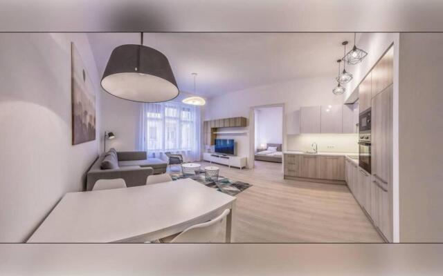 Luminous Design Apartment At Wesselényi Street