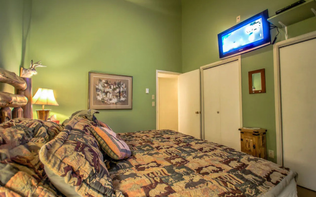 The Rockies by Retreatia