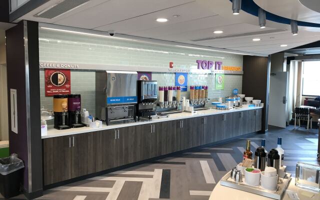 Tru by Hilton Cedar Rapids Westdale