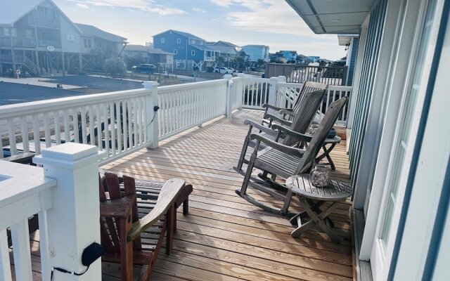 Holden Time 3 Br home by RedAwning