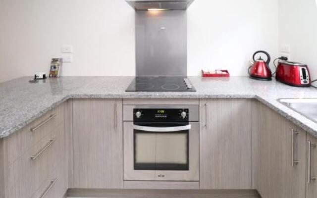 Central Hamilton Apartment on Vialou St