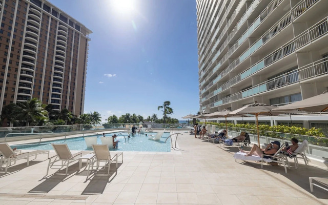 Ilikai Hotel 2Bedroom