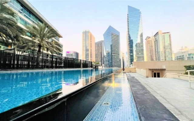 Ultimate Luxury and Stunning Views in Dubai Marina