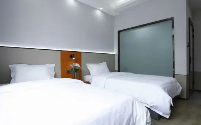 QingzhuHotel·Tianyi Select  (Shuangliu International Airport)
