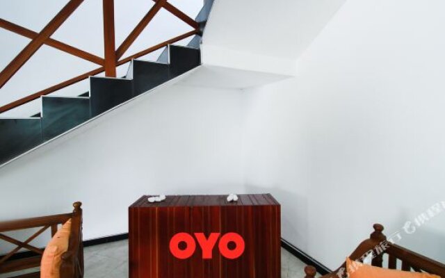 Oyo 320 Hotel By The C