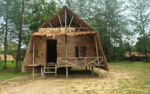 Mr. Chuoi Bar and Hut