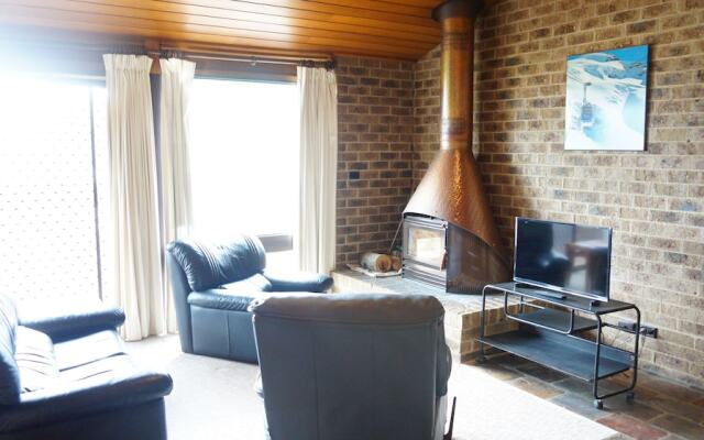 Bundilla 3 - Lake views from the Balcony