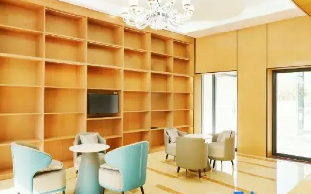 Rujia Yiju Hotel (Leling Wuzhou Middle Avenue Ginza Mall Branch)