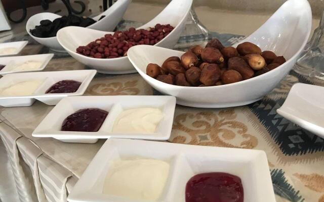Nomad Halal Hotel