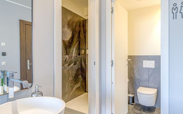 Icon H 309 Suite Micro-living