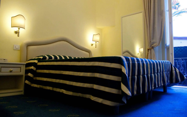 Hotel Navy