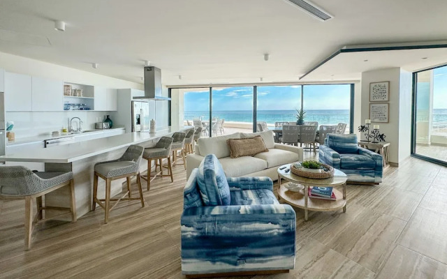 3BR Ground Floor Condo With Direct Pool Access