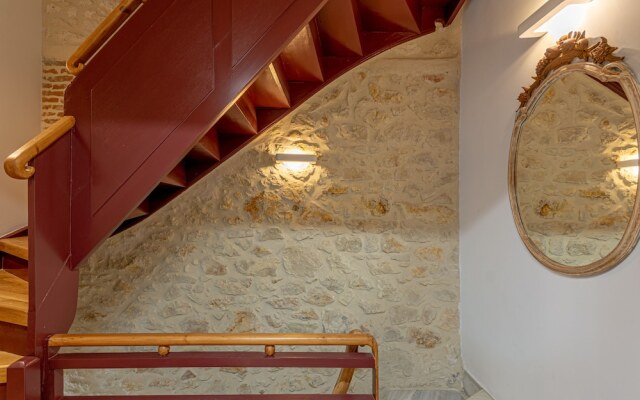 Chandakos 8 Design Apartments