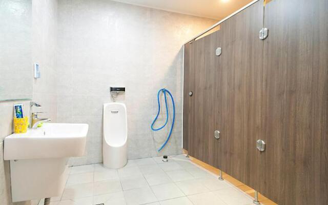 On The Stone Guesthouse 1 - Hostel