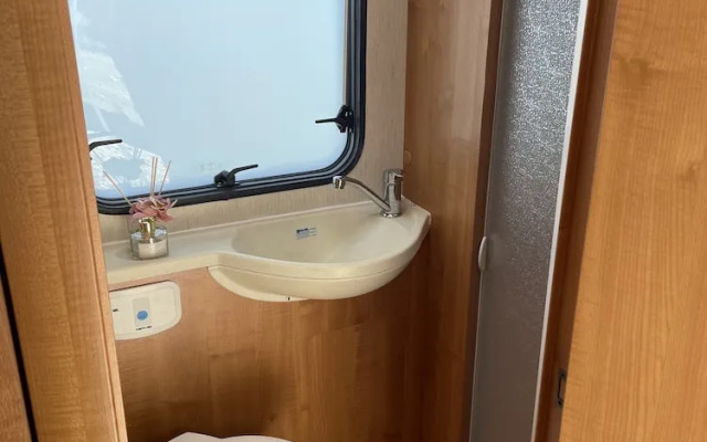 Captivating 2 bed Motorhome in Wareham