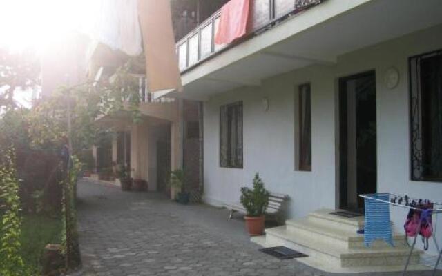 Rezo's Guest House