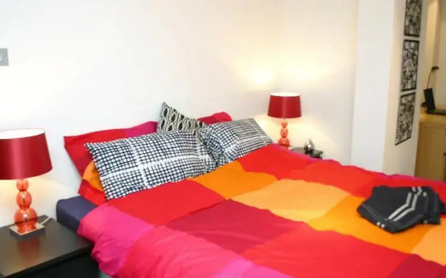 Holland Road Apartment